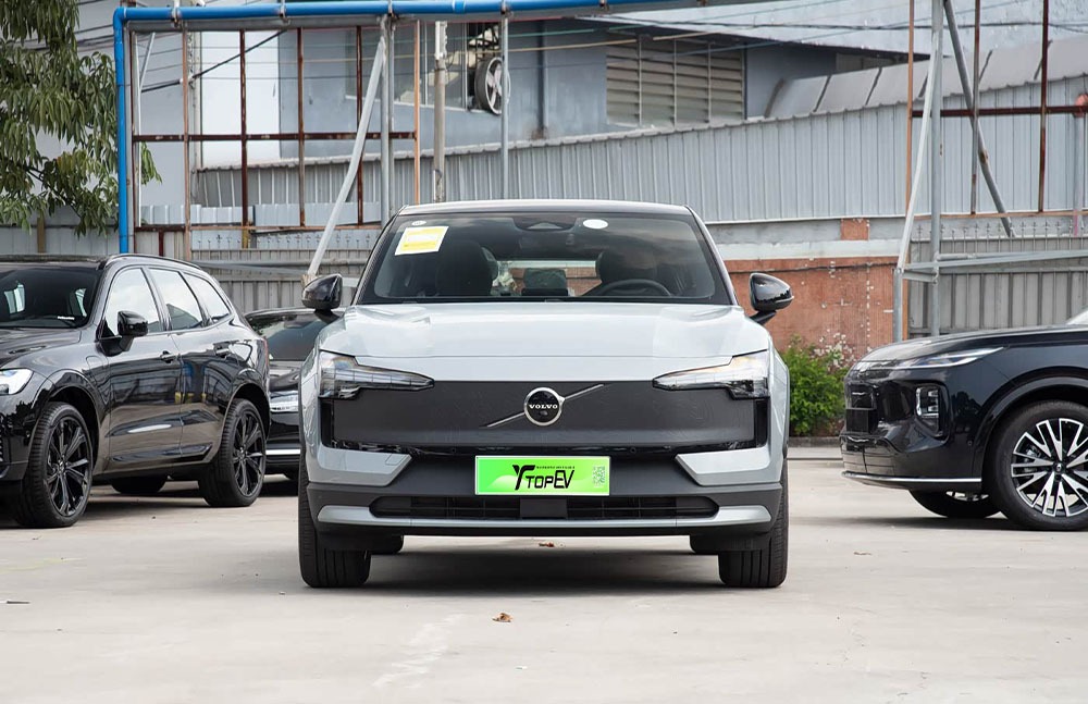 imgi_3_1_3(39) 2026 Volvo EX30 Cross Country – China Export Vehicle | CHINESE CAR IN EUROPE - Image 1