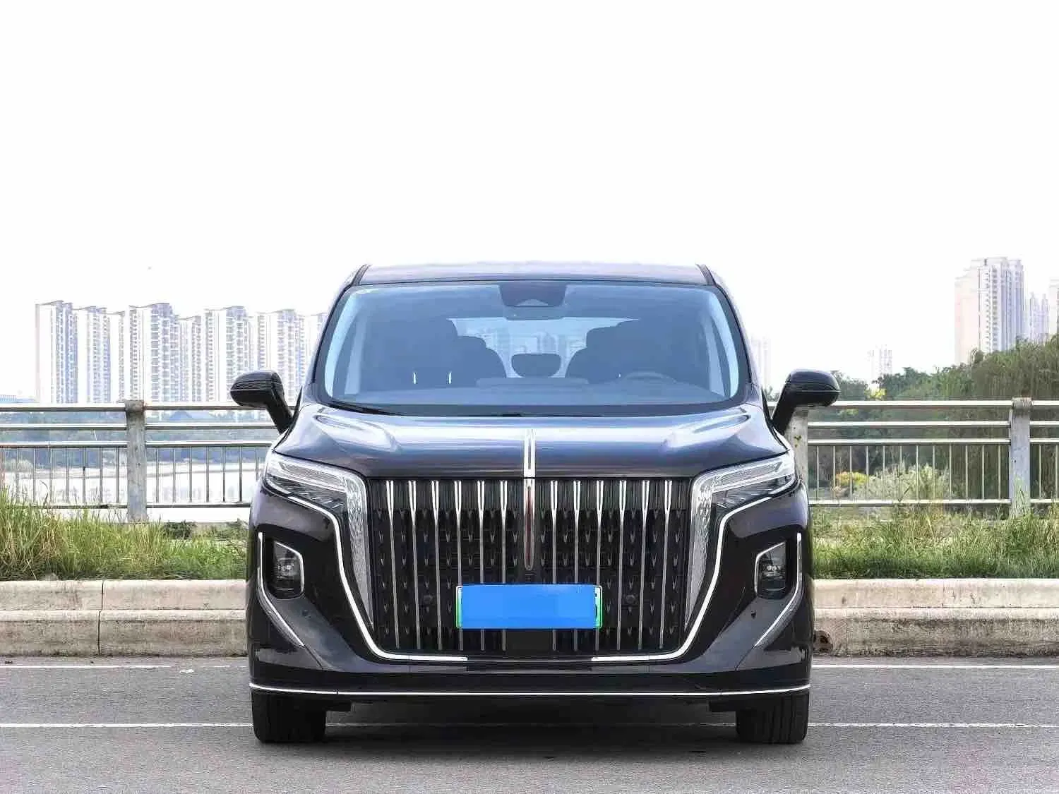 imgi_83_Used-2025-Hongqi-Hq9-Phev-220km-Range-Auto-Car-Used-Car-Hybrid-C 2026 Hongqi Hq9 Phev 220km Range – In Stock in China | CHINESE CAR IN EUROPE - Image 1