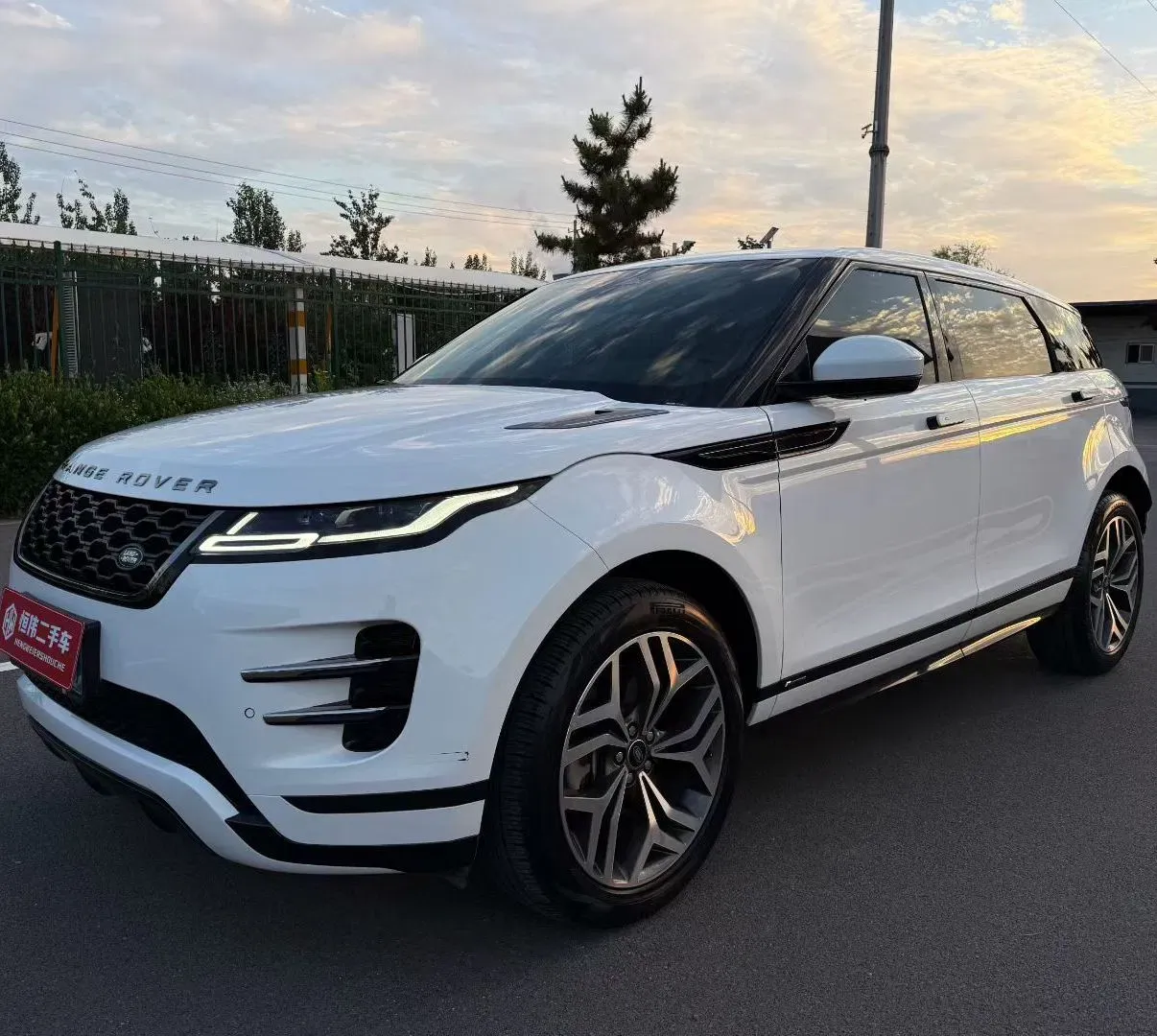 imgi_22_Powerful-Used-Car-2022-Land-Rover-Evoque-L-2-0t-48V-SUV Land-Rover Evoque – For Sale From China | CHINESE CAR IN EUROPE - Image 1