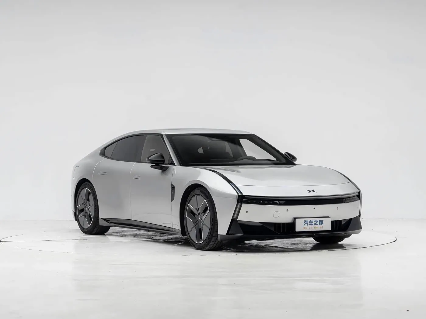 imgi_40_Wholesale-Used-Xpeng-P7-New-Energry-Electric-Vehicles-Selling-Mini-Auto-Car XPeng P7 – For Sale From China | CHINESE CAR IN EUROPE - Image 1